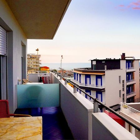 Residence Adriatico Габиче Маре Екстериор снимка