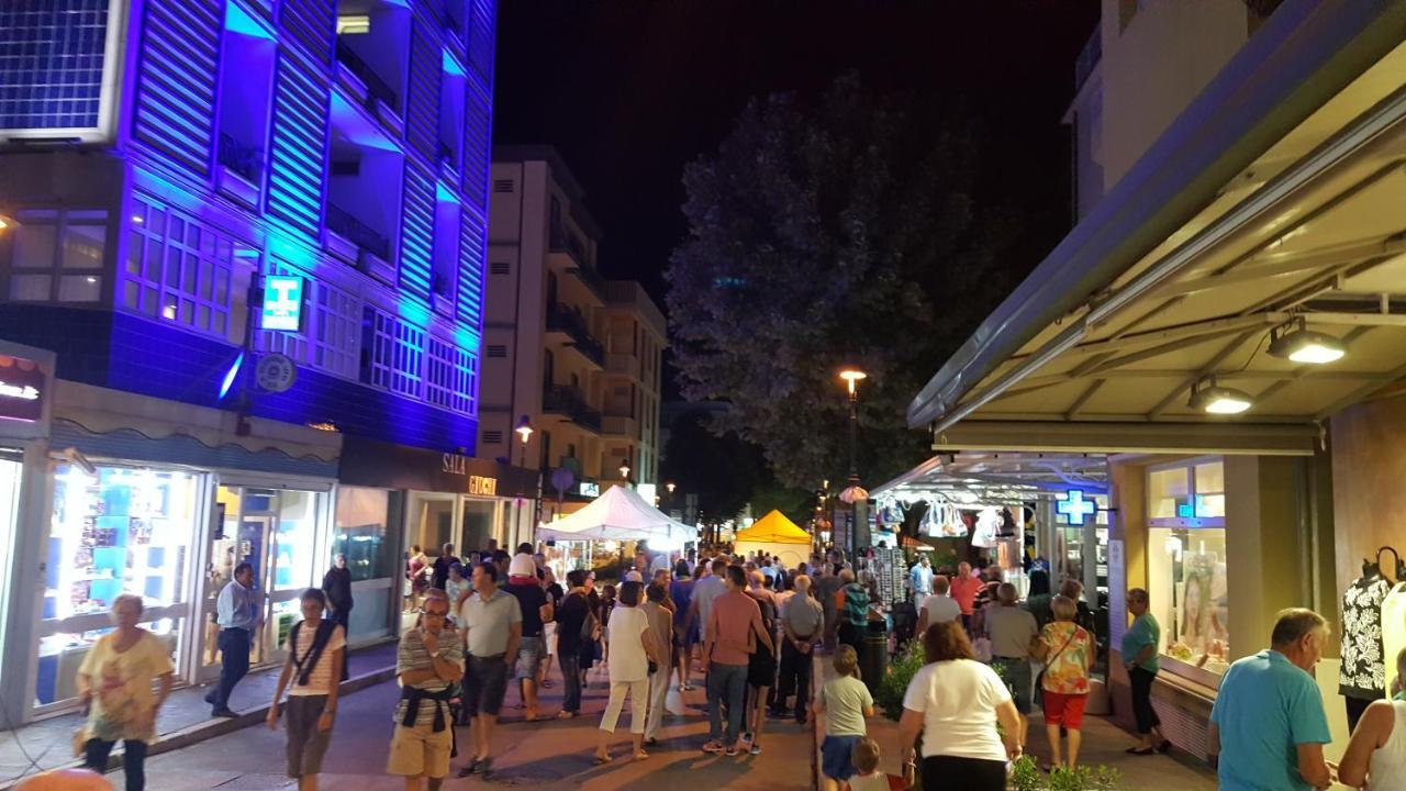 Residence Adriatico Габиче Маре Екстериор снимка