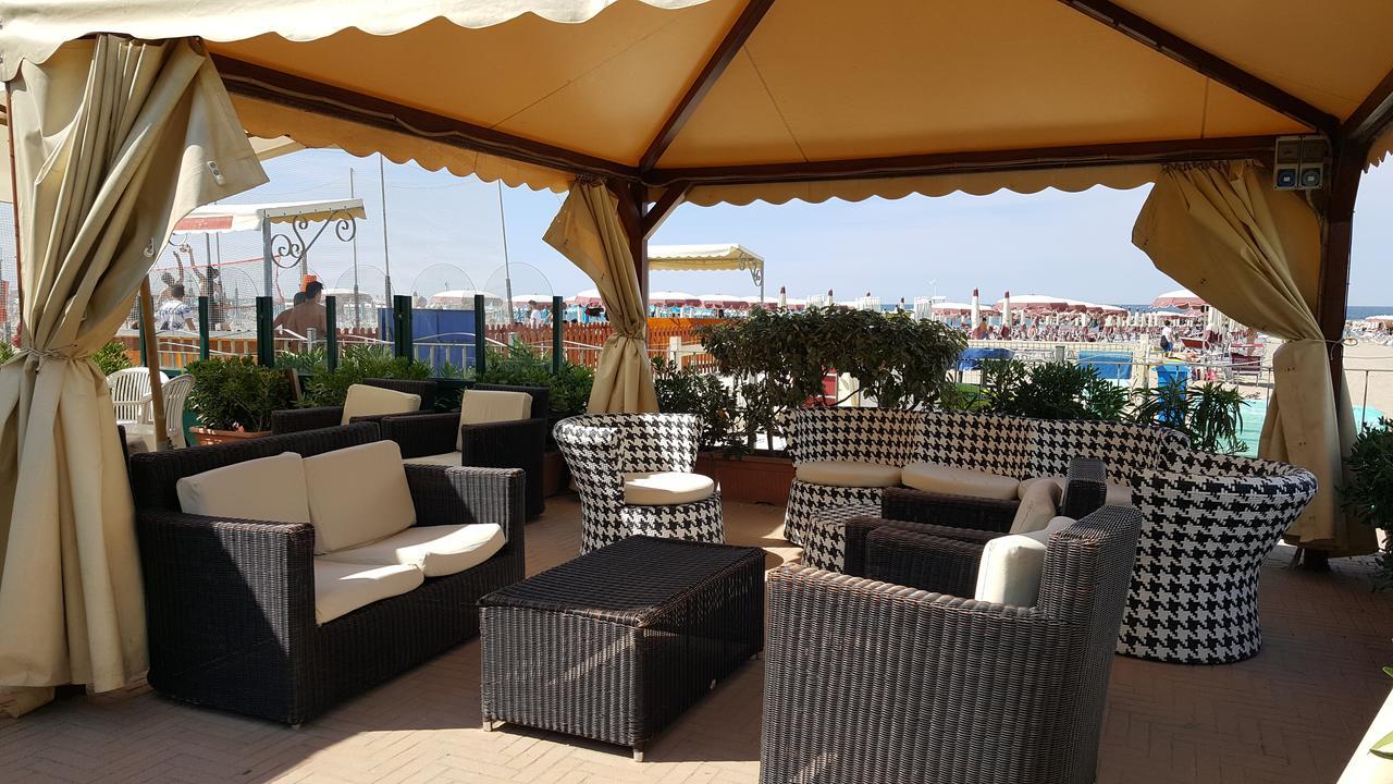 Residence Adriatico Габиче Маре Екстериор снимка