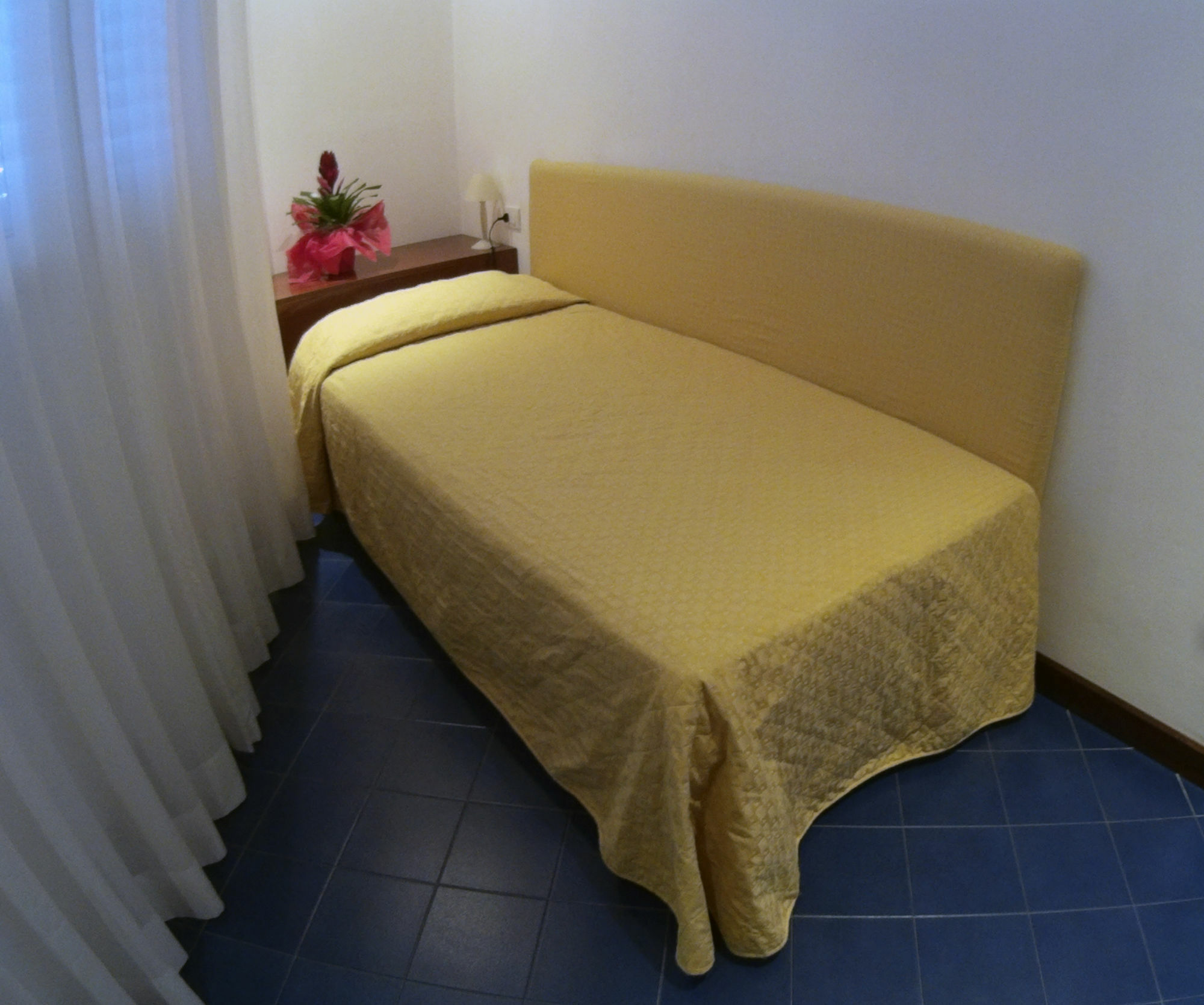 Residence Adriatico Габиче Маре Екстериор снимка